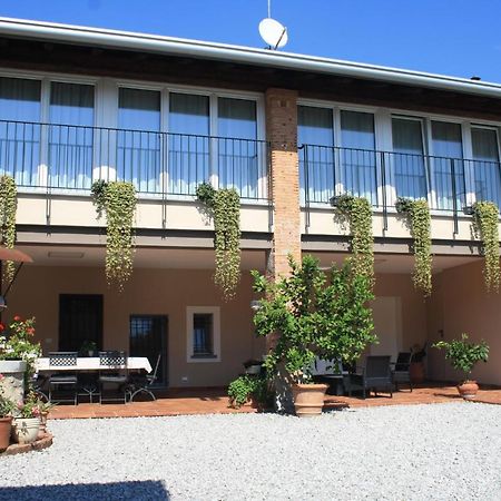パッシラーノ Cascina San Martino Bed & Breakfast エクステリア 写真