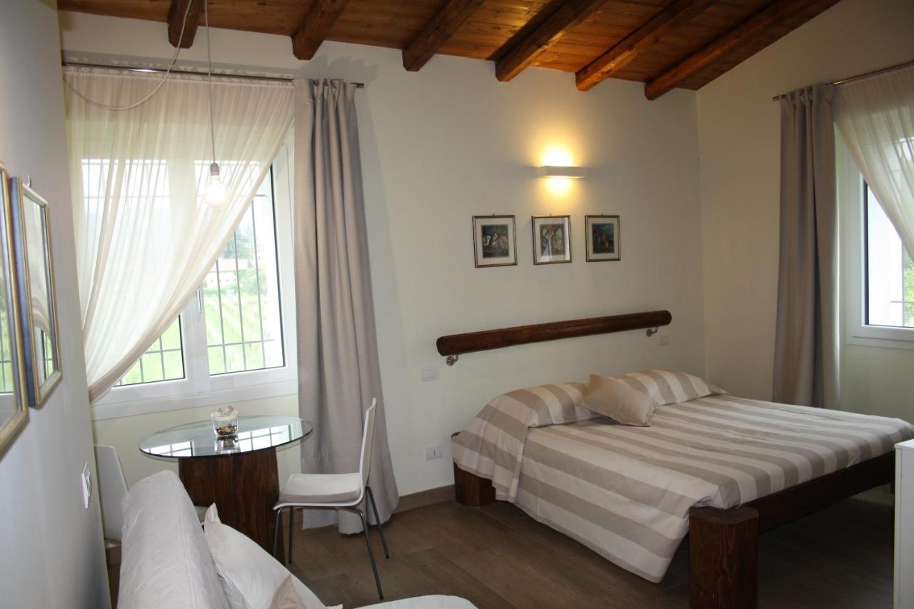 パッシラーノ Cascina San Martino Bed & Breakfast エクステリア 写真