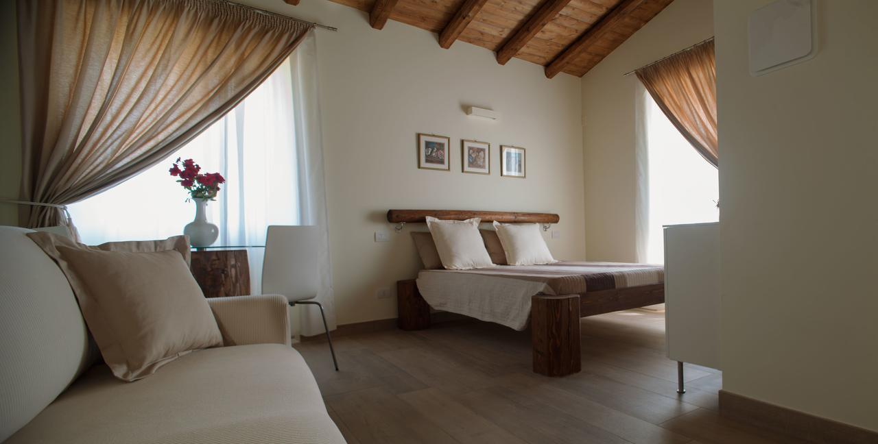 パッシラーノ Cascina San Martino Bed & Breakfast エクステリア 写真