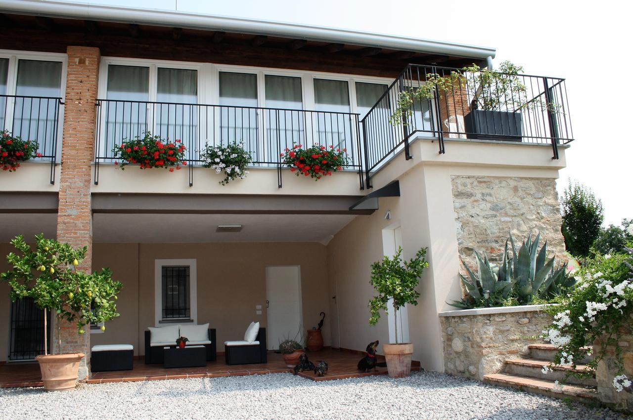 パッシラーノ Cascina San Martino Bed & Breakfast エクステリア 写真