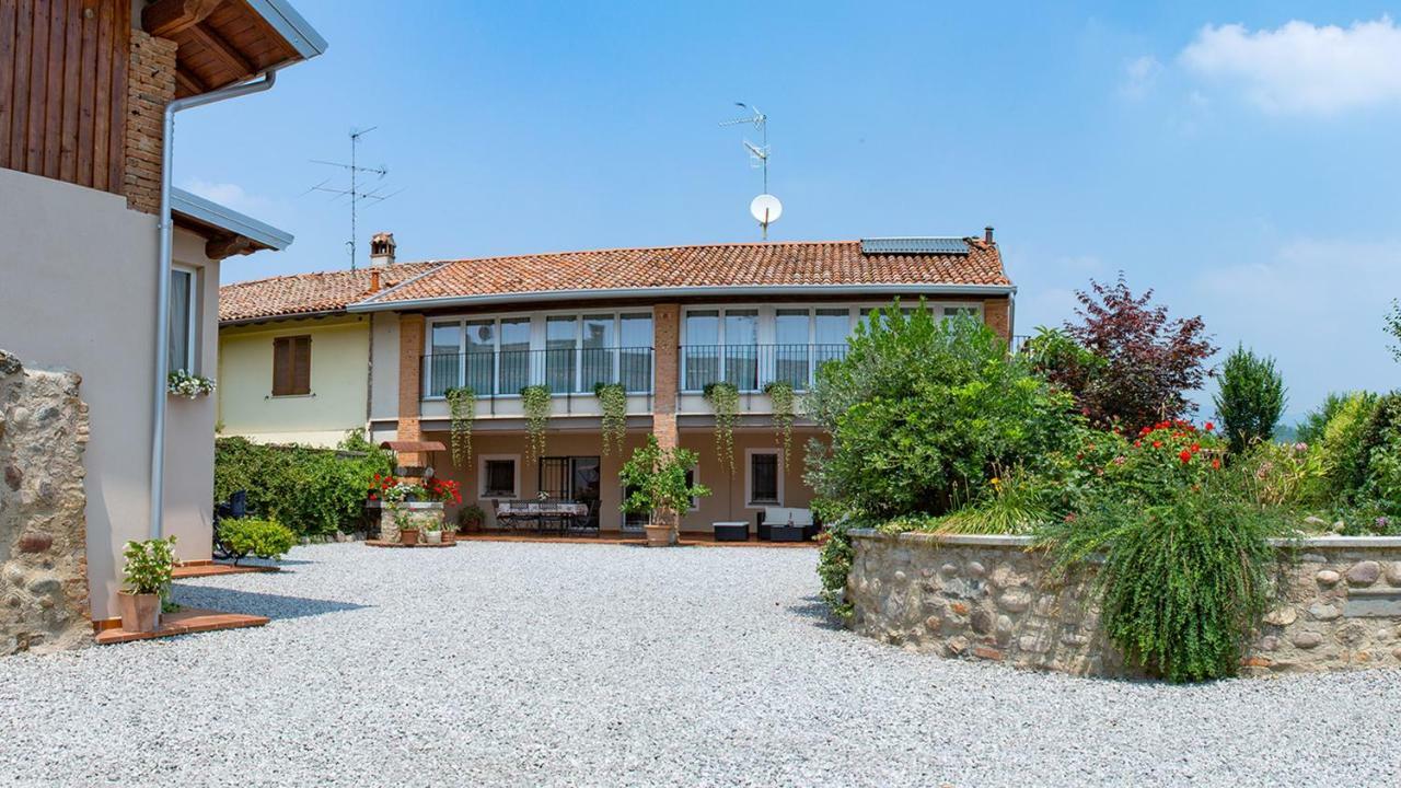 パッシラーノ Cascina San Martino Bed & Breakfast エクステリア 写真