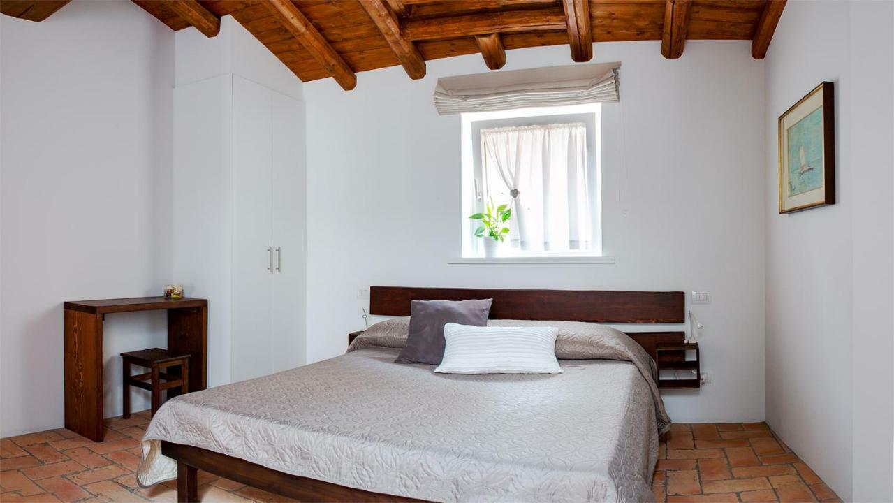パッシラーノ Cascina San Martino Bed & Breakfast エクステリア 写真